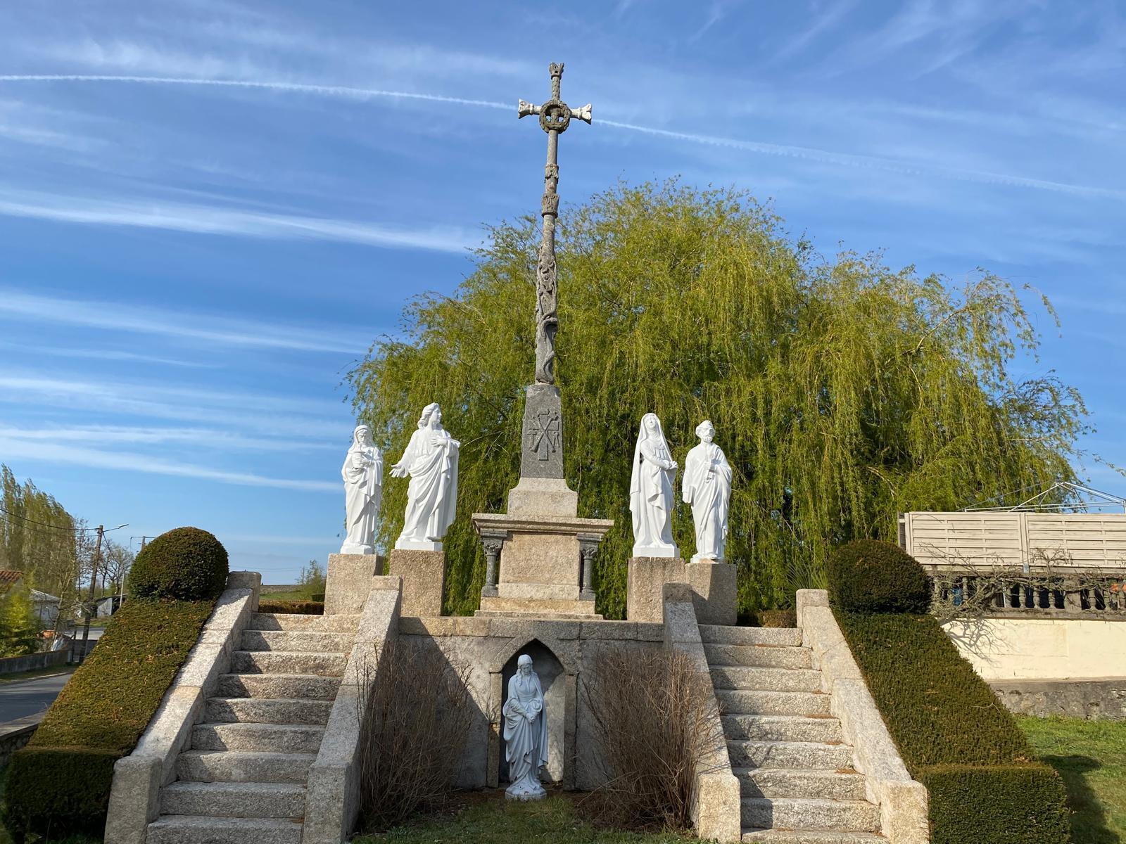 Calvaire route de Chiché