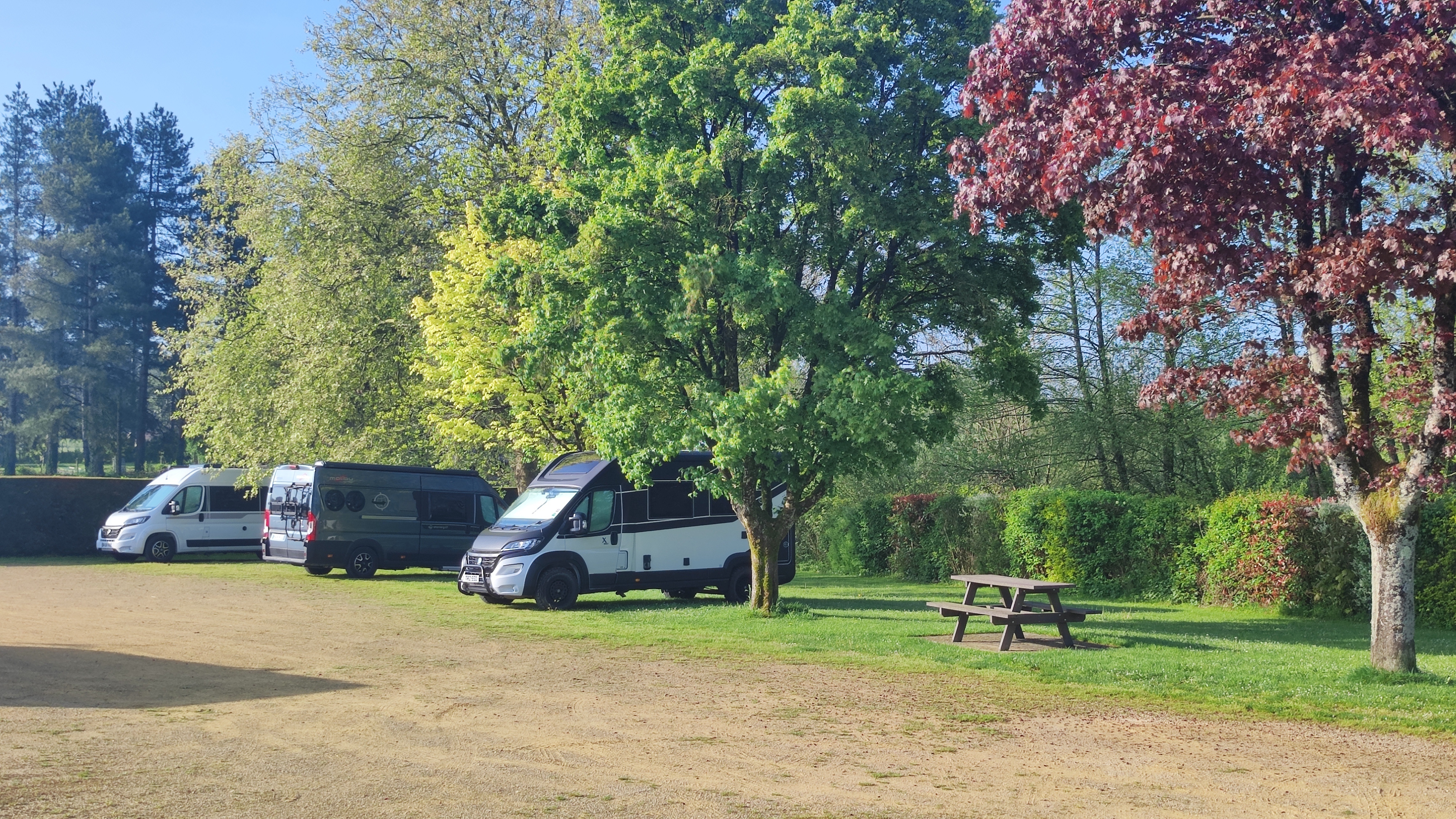 PARKING CAMPING CAR